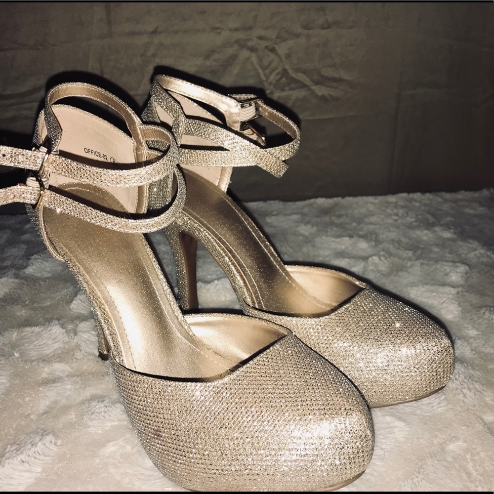 Heels - Picture 3 of 6